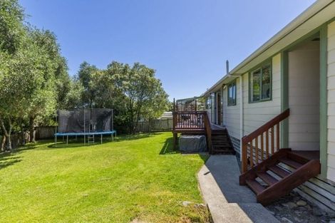 Photo of property in 28 Ruapehu Street, Paraparaumu, 5032