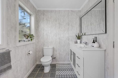 Photo of property in 20 Sunset Street, Hilltop, Taupo, 3330