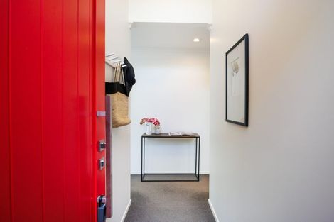 Photo of property in 16a Springdale Grove, Fitzherbert, Palmerston North, 4410