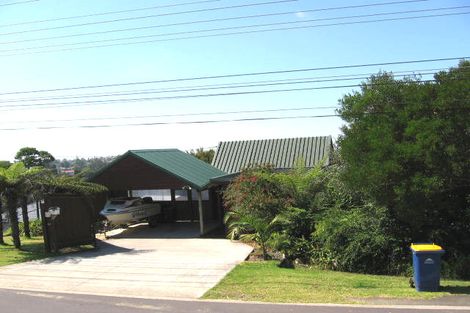 Photo of property in 815 East Coast Road, Northcross, Auckland, 0630
