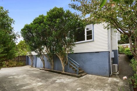 Photo of property in 6 Franklyn Road, Tawa, Wellington, 5028