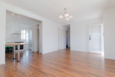 Photo of property in 1/760 Beach Road, Browns Bay, Auckland, 0630