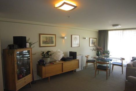 Photo of property in Aqua, 2/74 Oriental Parade, Oriental Bay, Wellington, 6011