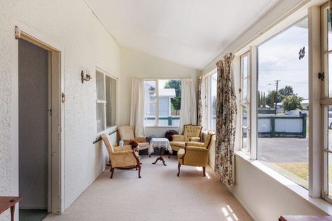 Photo of property in 30 Ngahina Street, Marton, 4710