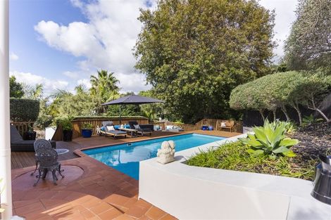 Photo of property in 13 Callender Place, Shelly Park, Auckland, 2014