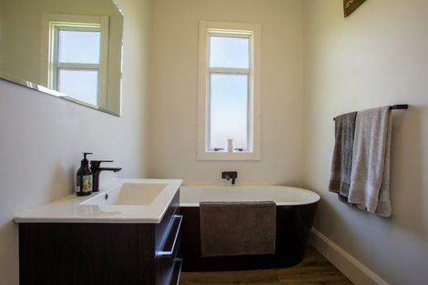 Photo of property in 133 Adelaide Road, Dannevirke, 4930