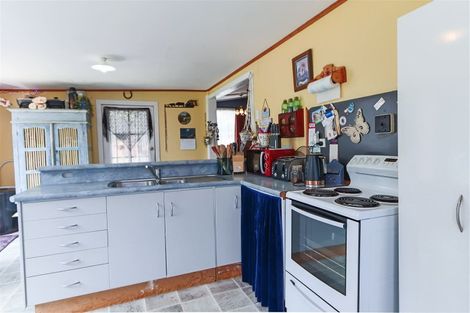 Photo of property in 13 Maire Street, Inglewood, 4330