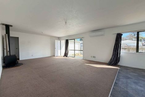 Photo of property in 2/20 Eulogy Place, Randwick Park, Auckland, 2105
