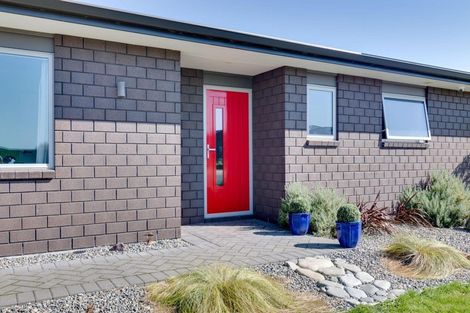 Photo of property in 1 Routhan Way, Carterton, 5713