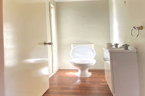 Photo of property in 689 Beach Road, Rothesay Bay, Auckland, 0630