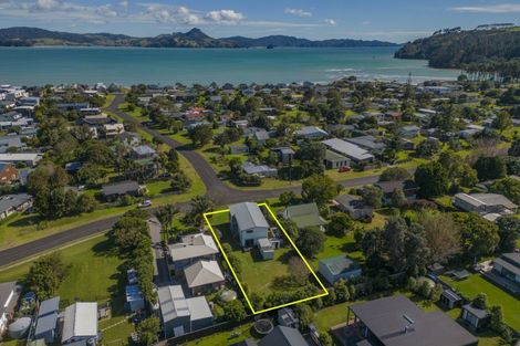 Photo of property in 37 Oyster Drive, Cooks Beach, Whitianga, 3591