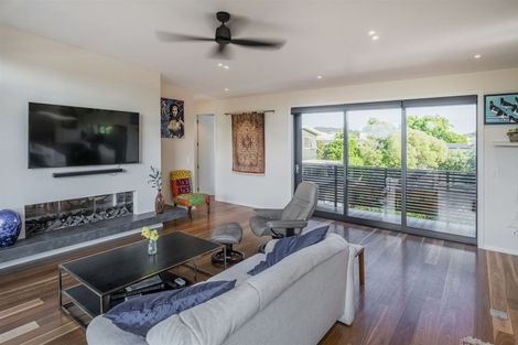 Photo of property in 9 Oyster Drive, Cooks Beach, Whitianga, 3591