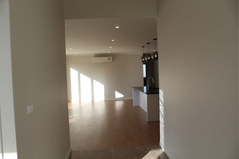 Photo of property in 17 Grove Way, Riverhead, 0820