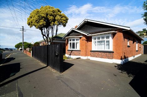 Photo of property in 33 Beach Street, Saint Clair, Dunedin, 9012