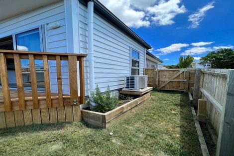 Photo of property in 78a Lincoln Park Avenue, Massey, Auckland, 0614