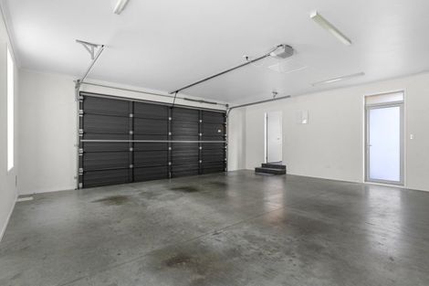 Photo of property in 33 Karoro Road, One Tree Point, 0118