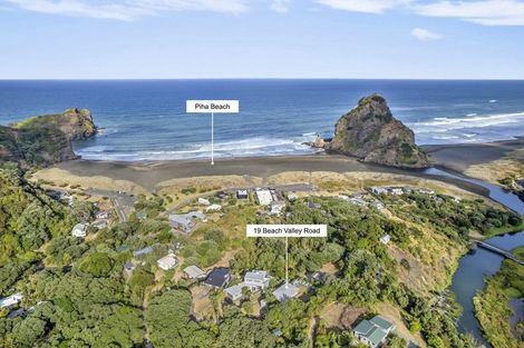 Photo of property in 19 Beach Valley Road, Piha, New Lynn, 0772