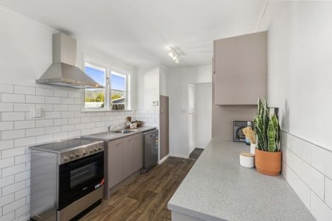 Photo of property in 2 Kowhai Street, Naenae, Lower Hutt, 5011