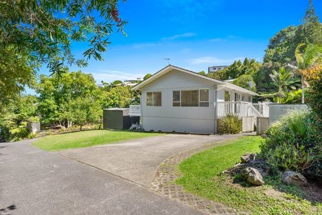 Photo of property in 15 Reynolds Place, Torbay, Auckland, 0630