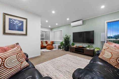 Photo of property in 24 Beauchamp Drive, Massey, Auckland, 0614