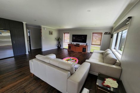 Photo of property in 16 Te Punga Road, Wallaceville, Upper Hutt, 5018