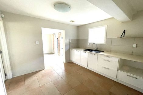 Photo of property in 100 Oakdale Road, Mount Roskill, Auckland, 1041