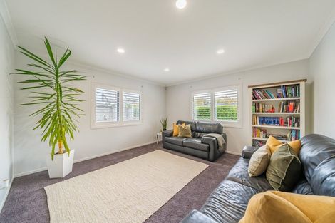 Photo of property in 17 Opal Avenue, Timberlea, Upper Hutt, 5018