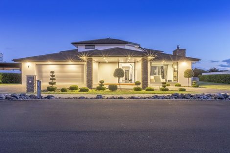 Photo of property in 13 Durham Heights, Flagstaff, Hamilton, 3210