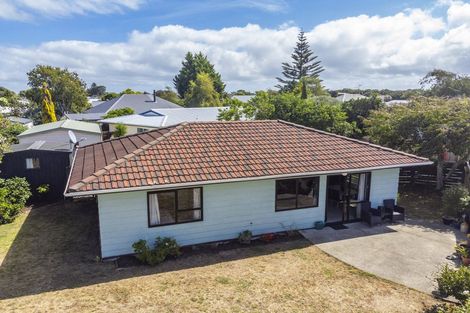 Photo of property in 9b Rodney Grove, Paraparaumu, 5032