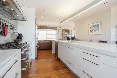 Photo of property in 81 Seacliffe Avenue, Narrow Neck, Auckland, 0622