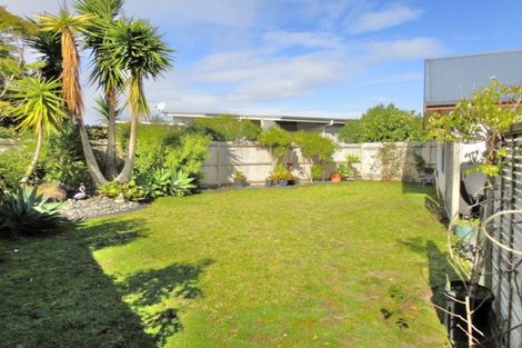 Photo of property in 6 Resolution Place, One Tree Point, 0118