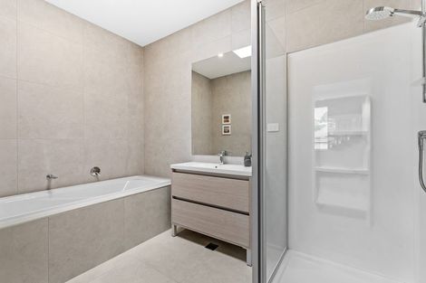 Photo of property in 33 Cambie Avenue, Red Beach, 0932