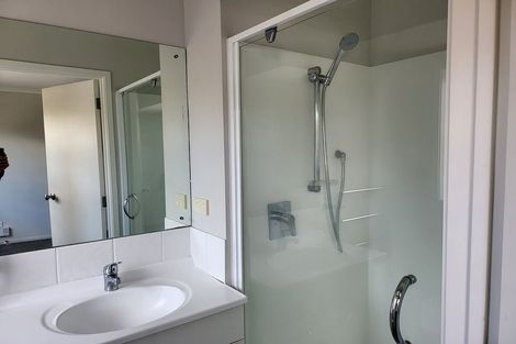 Photo of property in 27 Tussock Avenue, Mangere, Auckland, 2022