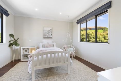Photo of property in 64 Balboa Drive, Matakatia, Whangaparaoa, 0930