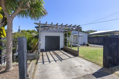 Photo of property in 81 Glen Road, Raumati South, Paraparaumu, 5032