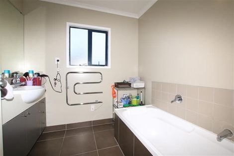 Photo of property in 103 Fields Parade, Oteha, Auckland, 0632