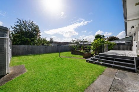 Photo of property in 5 Stoll Place, Clendon Park, Auckland, 2103