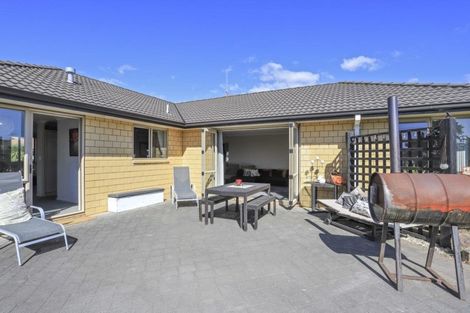 Photo of property in 31 Putaka Place, Papamoa Beach, Papamoa, 3118