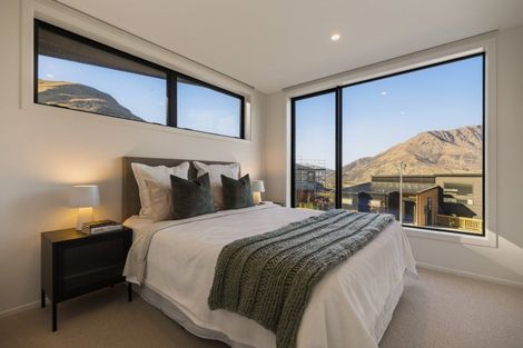 Photo of property in 79 Middleton Road, Queenstown Hill, Queenstown, 9300