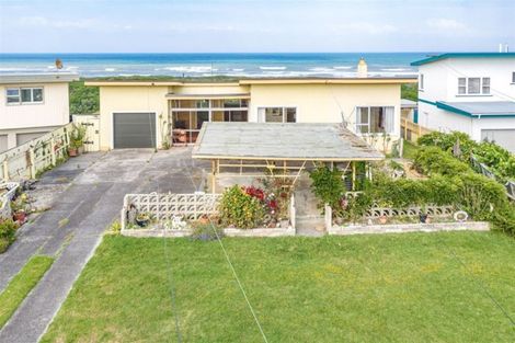 Photo of property in 93 Karaka Street, Castlecliff, Whanganui, 4501