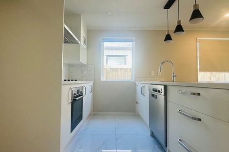 Photo of property in 3 Farmland Road, Papakura, 2110