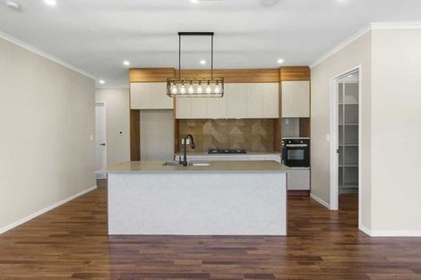 Photo of property in 3 Poutawa Lane, Clarks Beach, 2122