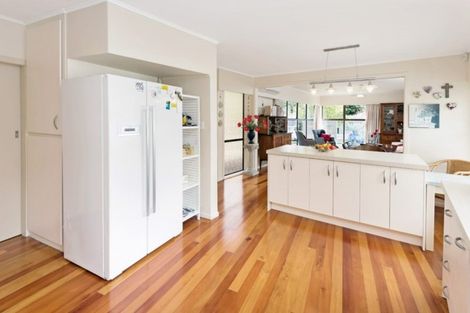 Photo of property in 9 Walpole Avenue, Hillpark, Auckland, 2102