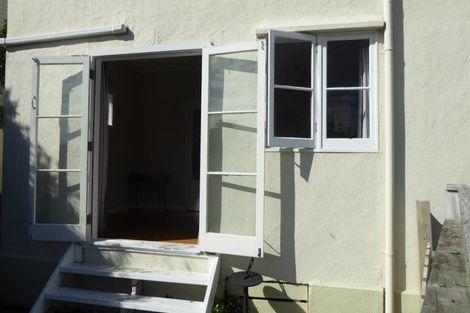 Photo of property in 10 Cavendish Square, Strathmore Park, Wellington, 6022