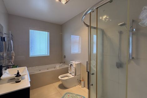 Photo of property in 66 Harrowglen Drive, Northcross, Auckland, 0630