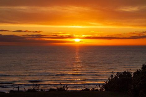 Photo of property in 31 Longbeach Drive, Castlecliff, Whanganui, 4501