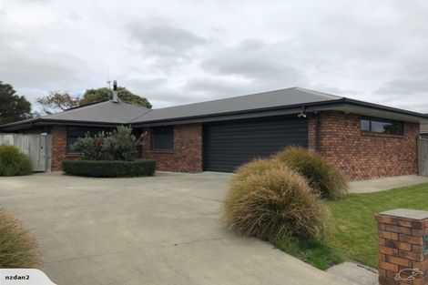 Photo of property in 37 Oak Crescent, Ashhurst, 4810