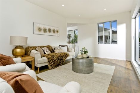 Photo of property in 356b East Coast Road, Sunnynook, Auckland, 0630