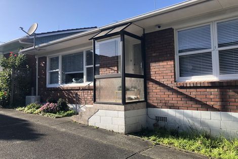 Photo of property in 2/1 Bellcroft Place, Belmont, Auckland, 0622