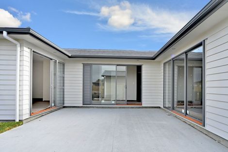 Photo of property in 7 Soaring Bird Drive, Takanini, 2112